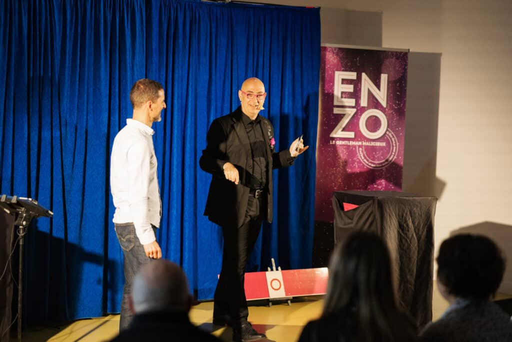 Vincent Gaillard Malice Academy Magicien mentaliste apres midi convivialite st jacques 27